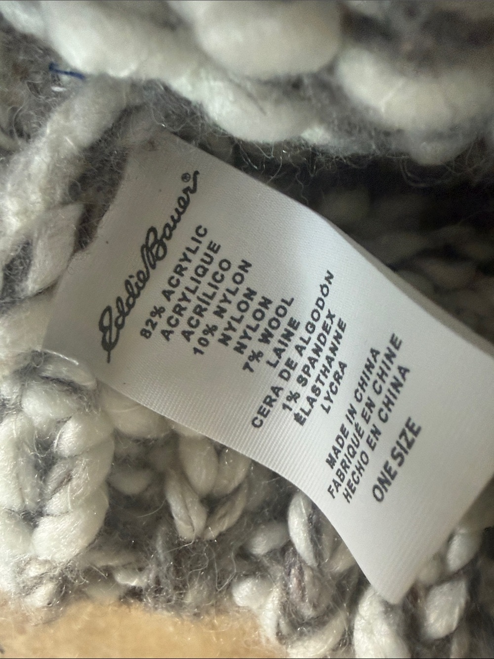 EDDIE BAUER ladies winter cap NWOT one size, gray, and white super soft and warm - Picture 4 of 7